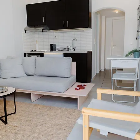 Saint Minas Cathedral One Bedroom דירה